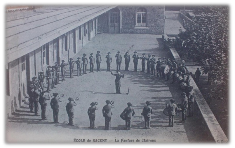 fanfare de clairon colonie enfants